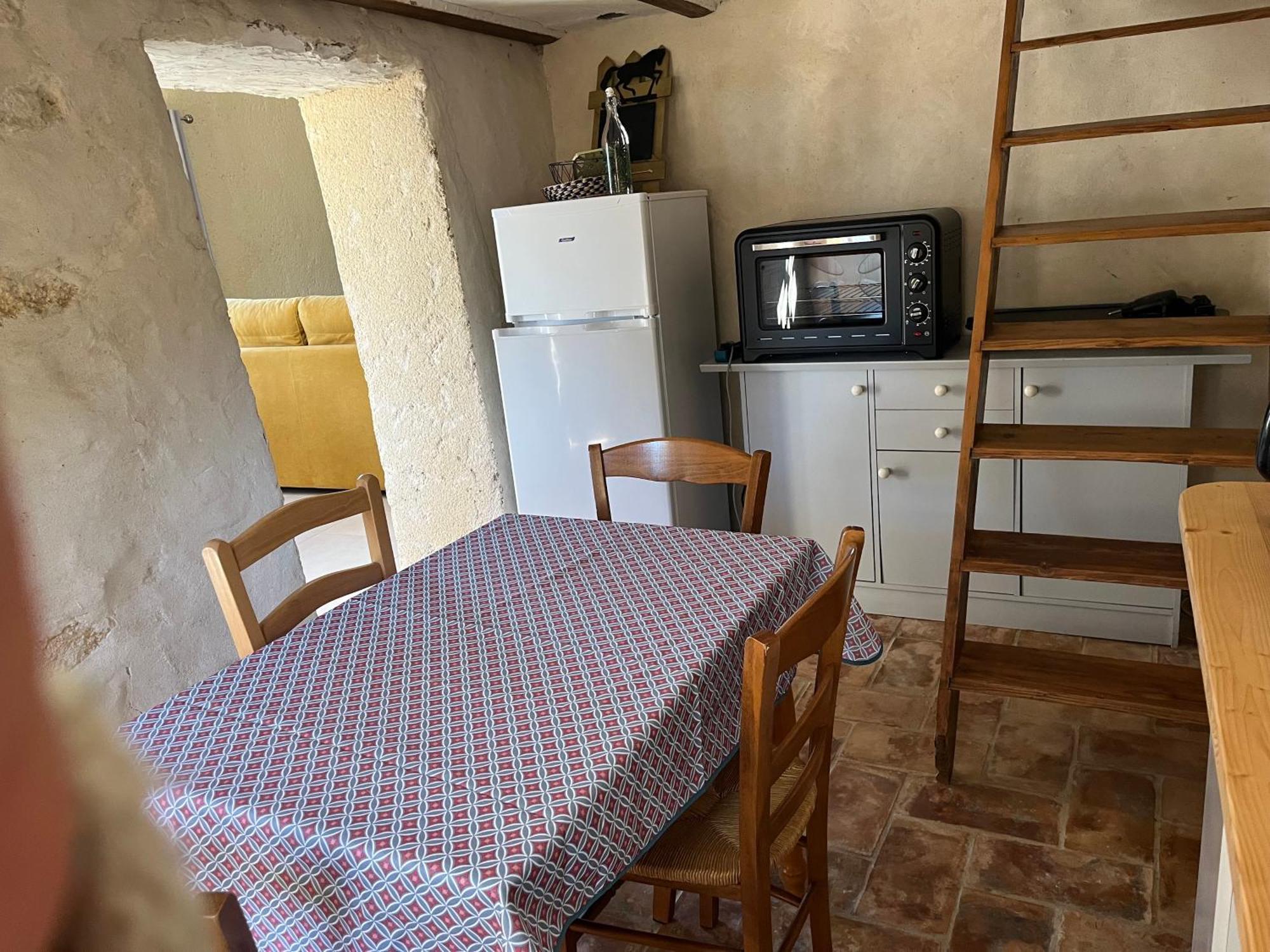 فيلا Cabanon Entoure De Montagnes Et D'Oliviers نييون المظهر الخارجي الصورة