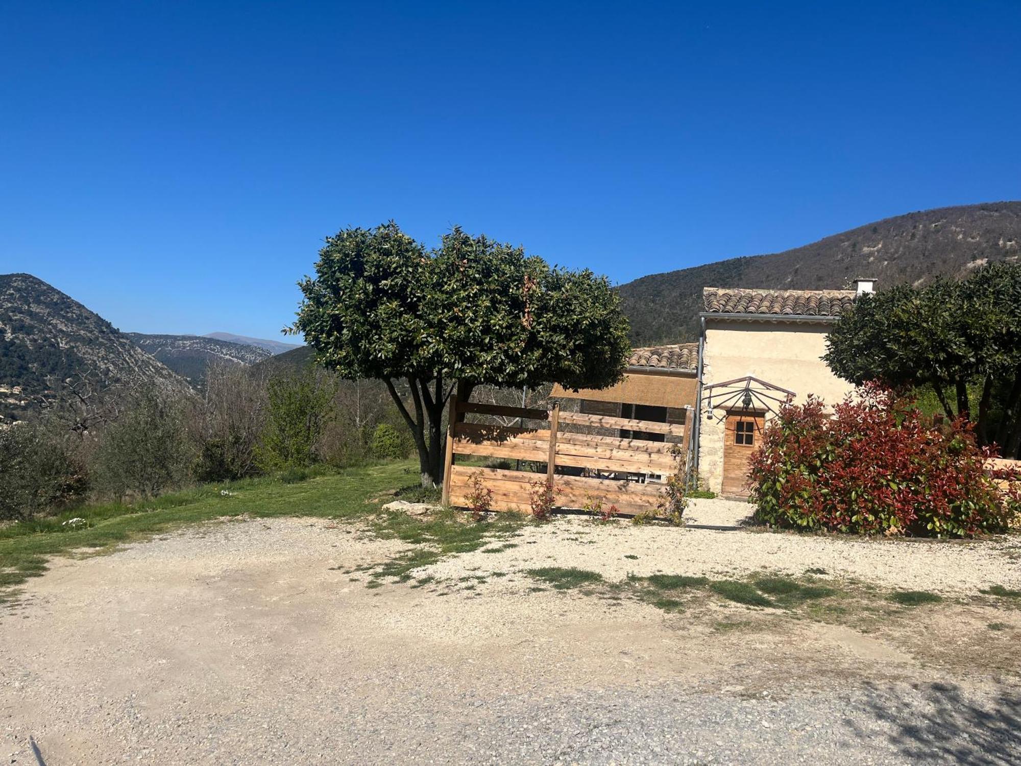 فيلا Cabanon Entoure De Montagnes Et D'Oliviers نييون المظهر الخارجي الصورة