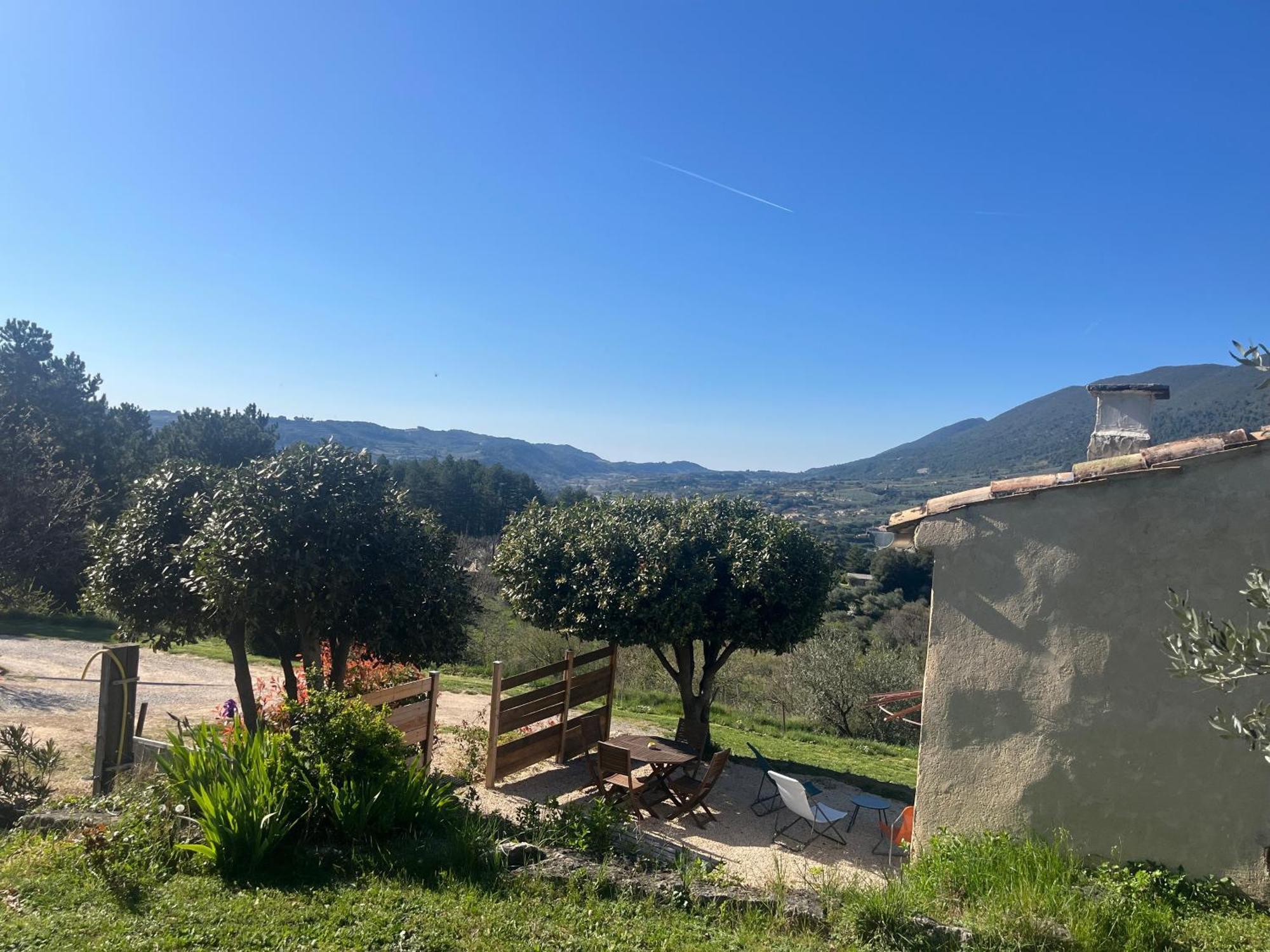 فيلا Cabanon Entoure De Montagnes Et D'Oliviers نييون المظهر الخارجي الصورة
